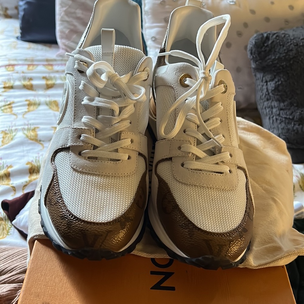 Louis Vuitton Run Away Sneaker - Picture 5 of 7